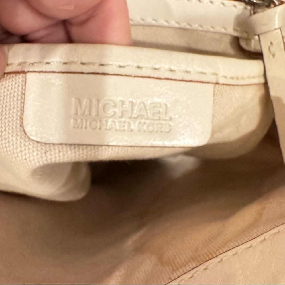 Michael Kors Astor older Studded cream leather big tote well made loved 13x12x3" - Picture 7 of 16